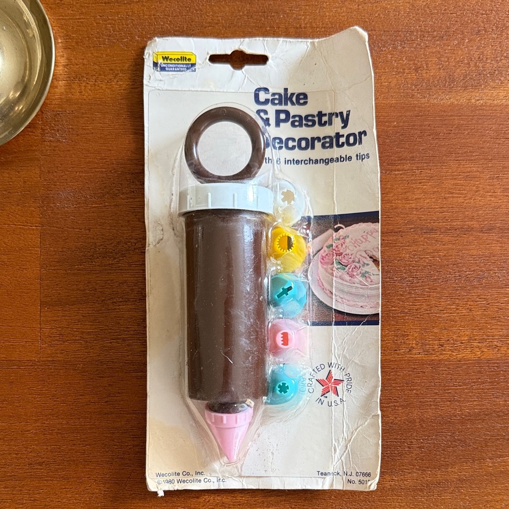 vintage Cake & Pastry Decorator - Brown and Pink
